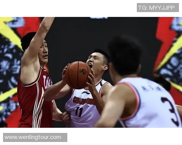 广东宏远客场失利,郭士强怒斥防守缺失,球队命运引发关注 广东宏远客场失利,郭士强怒斥防守缺失,球队命运引发关注