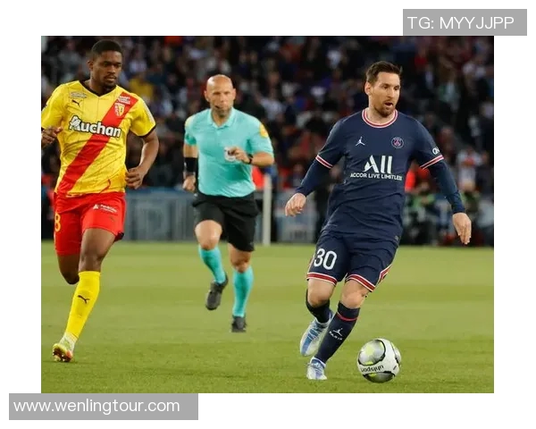 巴黎圣日耳曼再度夺冠领跑法甲榜首稳步前行 巴黎圣日耳曼再度夺冠领跑法甲榜首稳步前行